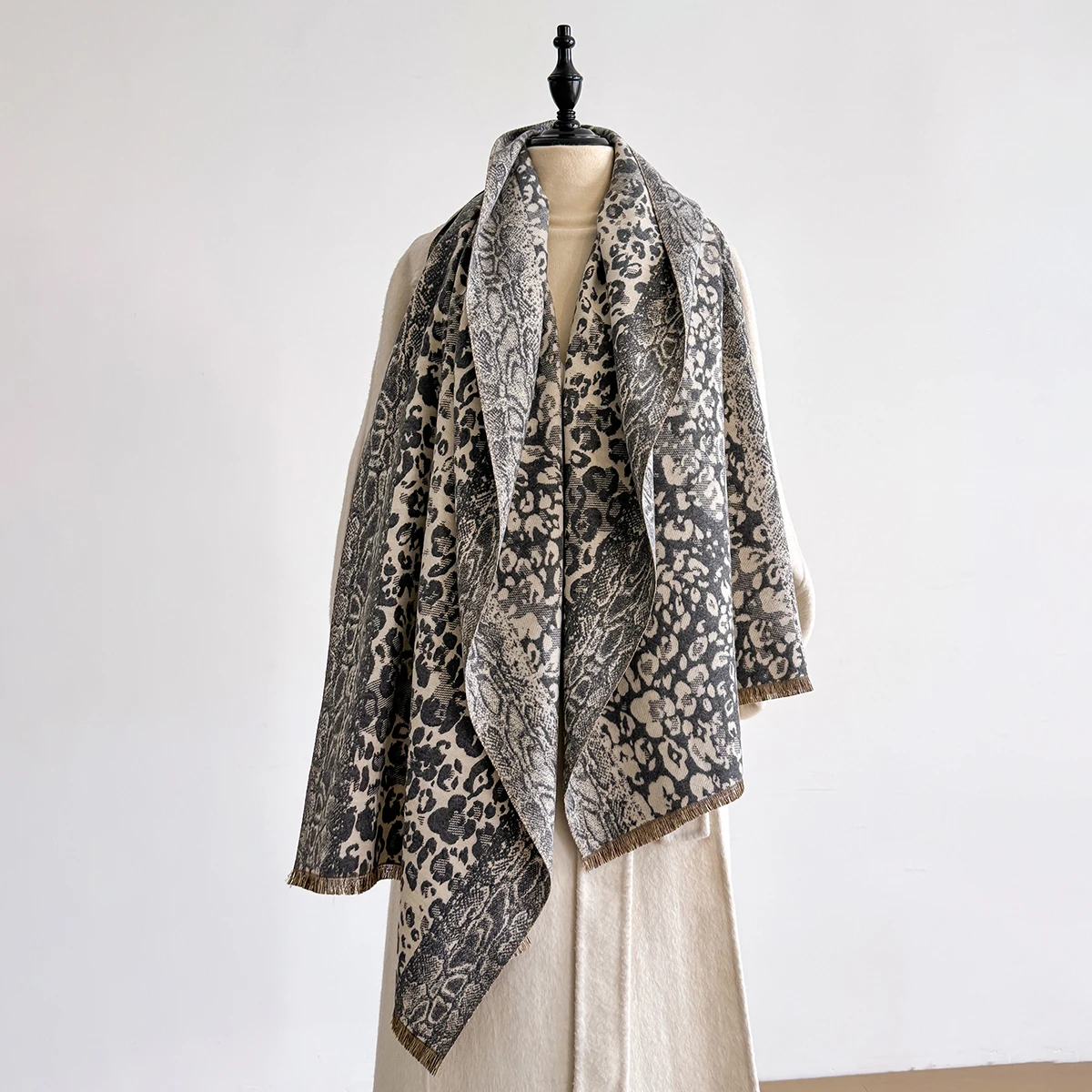 New Luxury Winter Leopard Two-Sided Cashmere Jacquard Scarves High Quality Women Thicken Wrap Shawl Ladies Wool Pashmina Scarf