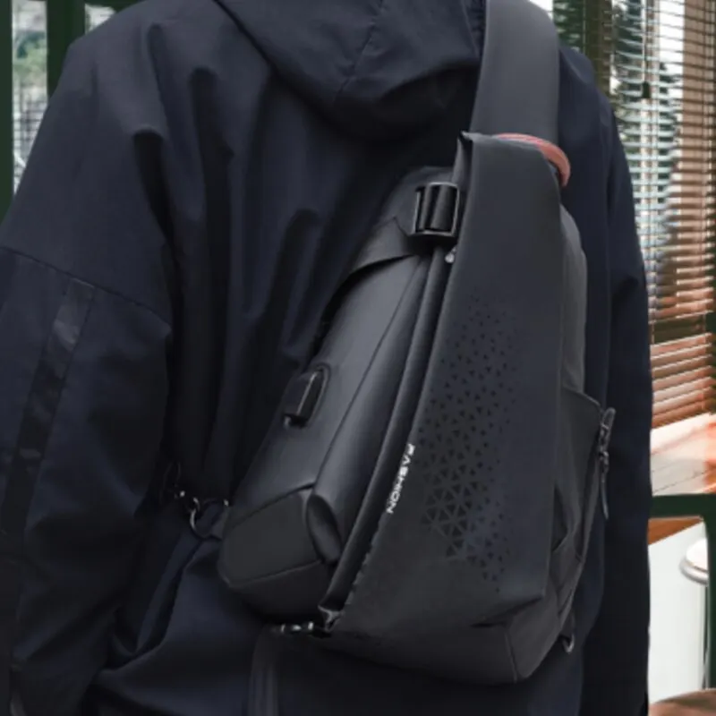 Рисунок 3 - Мужская нагрудная сумка большой