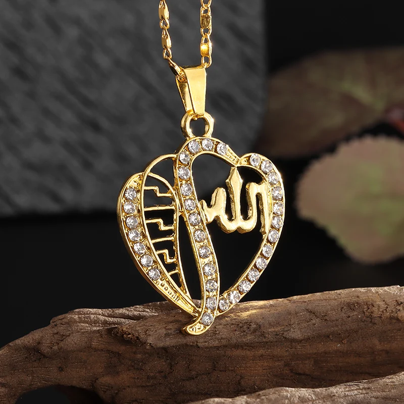 

Delicate Heart Shaped Shiny Zircon Allah Islamic Pendant Necklace for Women Trending Good Luck Romantic Souvenir Jewelry Gift