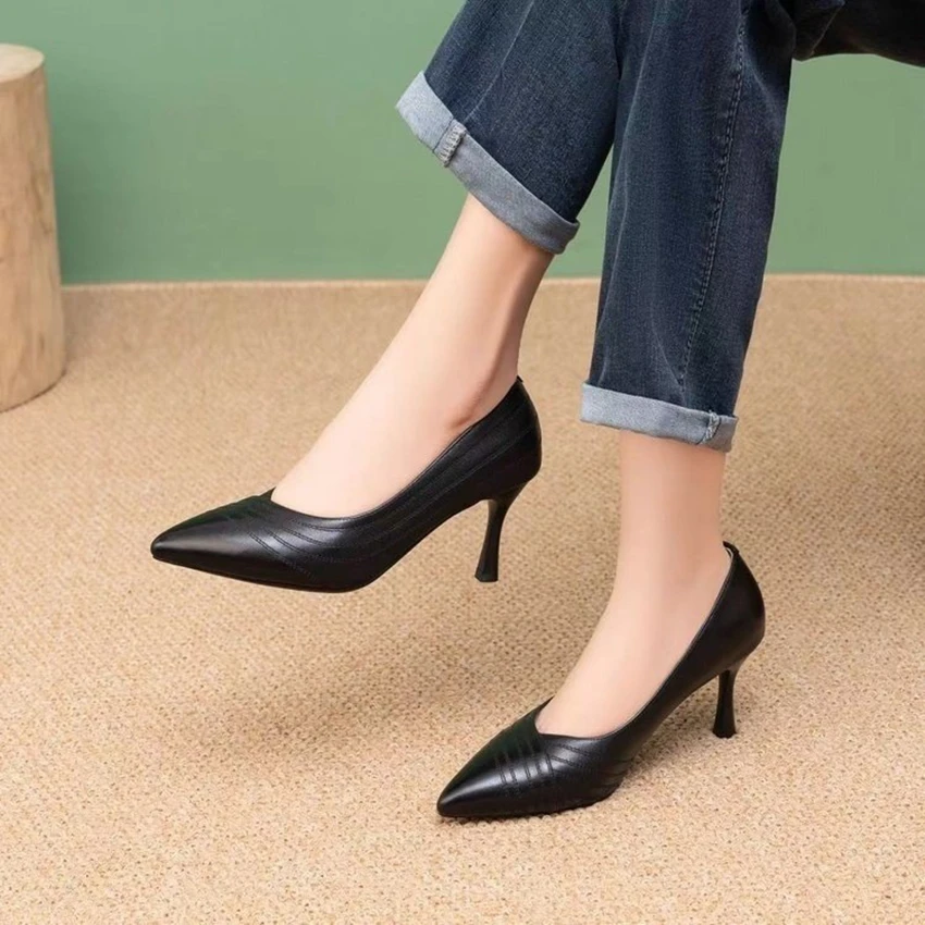 Pointy high-heeled shoes Womens Pumps French Pointed Cat Heel Style and Ankle Short Boots Girl Solid Color Comfortable New 2024