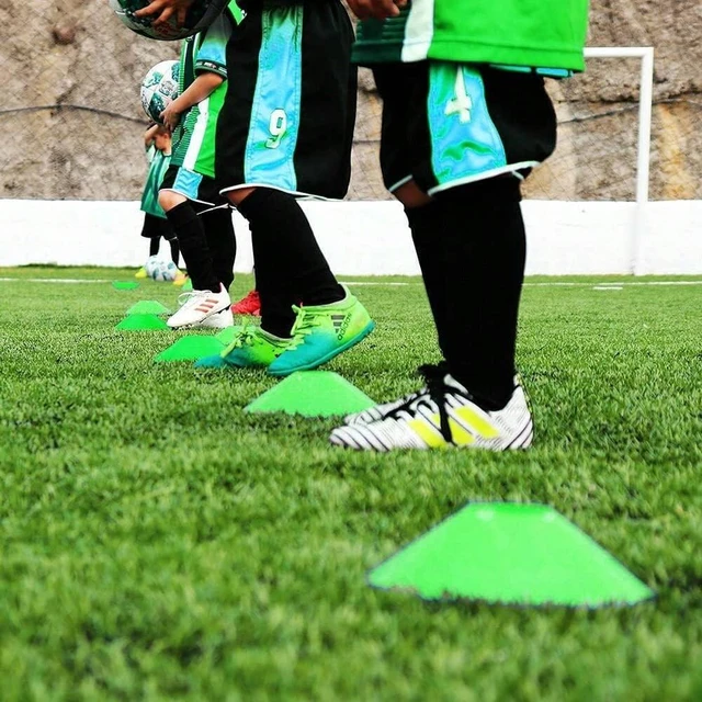 Pro Speed & Agility Training Set— Includes 12 Rung 20ft Agility Ladder , 12 Disc Cones, 4 Steel Stakes, 1 Resistance Parachute 5