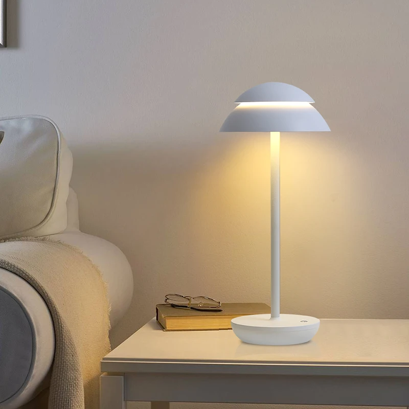 Creative Luxury Metal Art Deco Table Lamp Rechargeable Wireless Desk Lighting for restaurant hotel decoration