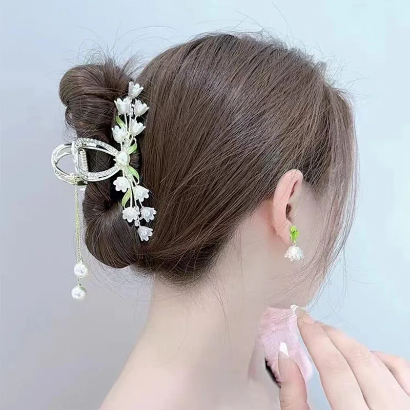 New Bell Orchid Butterfly Tassel Shining pearl Hair Claw For Women  Fashion Exquisite Metal Hair Clips   Hair Accessories