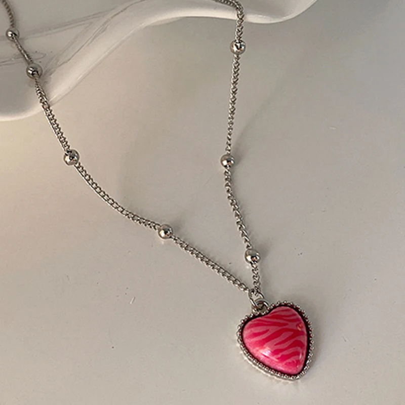 Rosa Kristallherz-Anhänger Halskette für Frauen Exquisite Silberfarbene Schlüsselbeinkette Kpop Trendiger Hochzeits-Ästhetik-Schmuck Geschenk – Detail 6