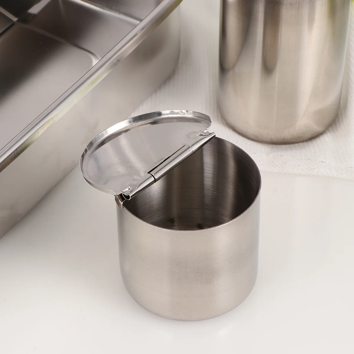 

Stainless Steel Surgical Sterilized Tray Jar Pot Container Bottle Tweezers Medical Injection Metal Tray For Therapy