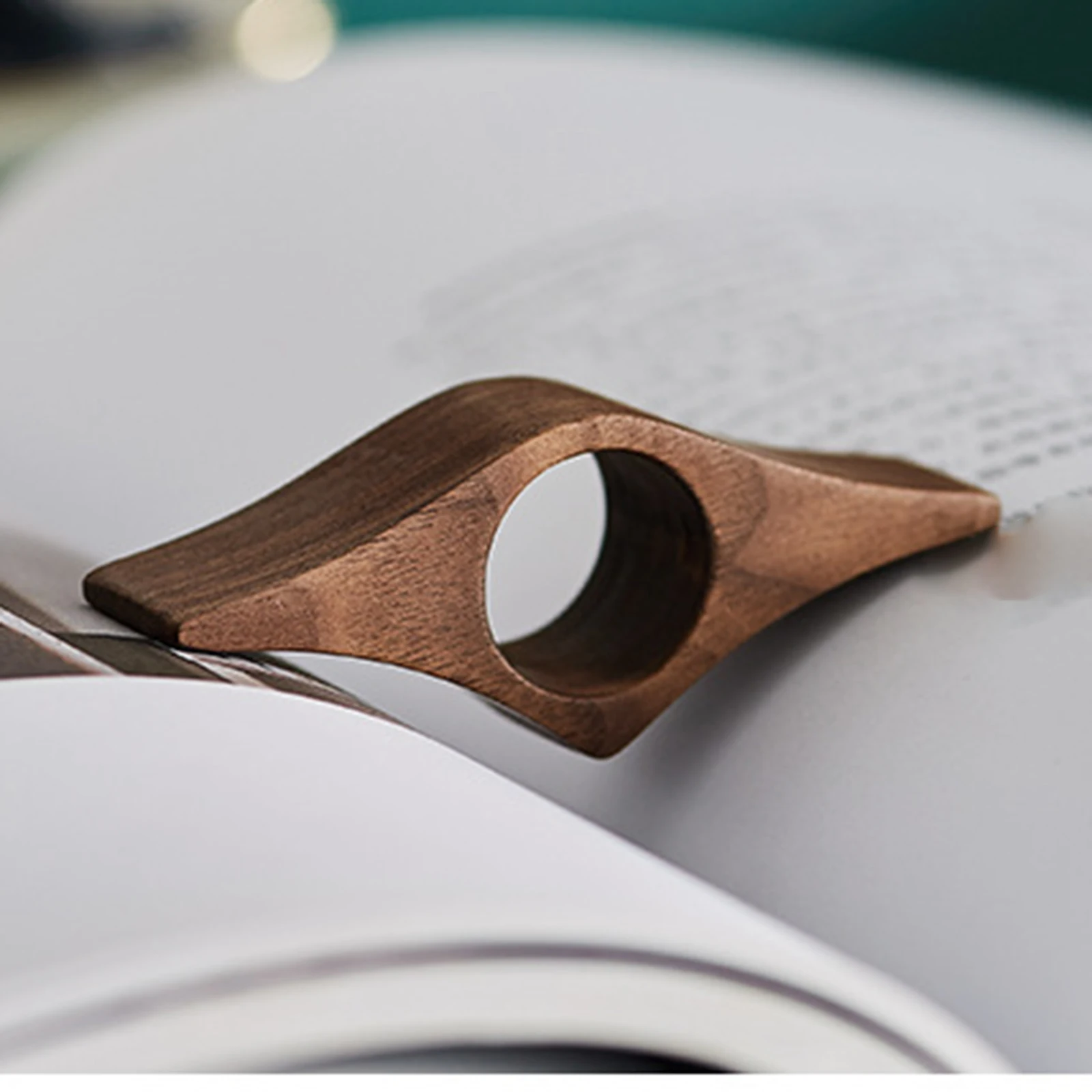 1Pc Wooden Thumb Bookmark Groceries One Hand Reading Ring for Office Men Bookworm Fast Reading Students Bookmark Tool