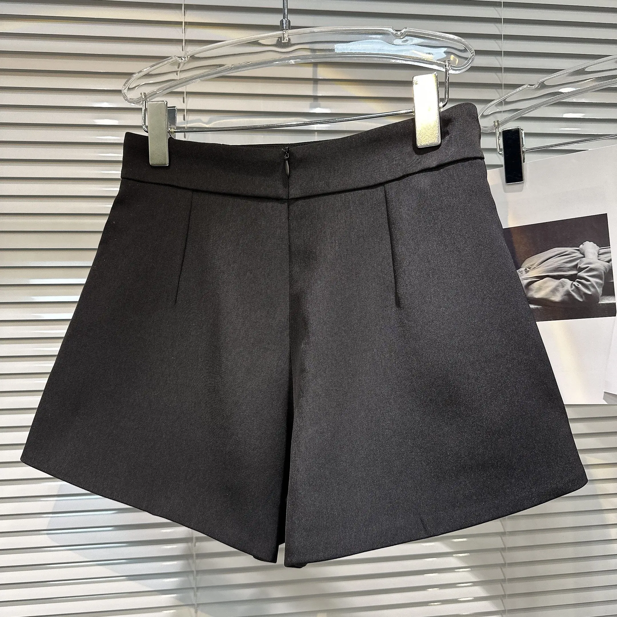 2023 Autumn New Retro Pearl Beaded Embroidery Pattern Shorts Womans Elegant Socialite Short Shorts Office Daily Street All-Match