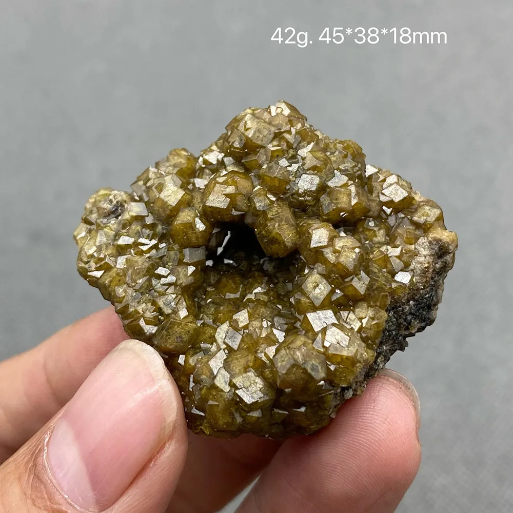 100% natural Inner Mongolia garnet raw stone and lamellar calcite ore crystal specimen