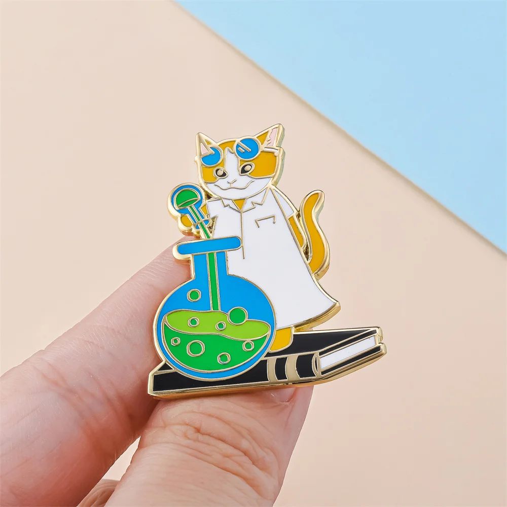 

Cat Scientist Enamel Brooch Exquisite Interesting Chemistry Lab Animal Doctor Lapel Badge Collection Metal Pin