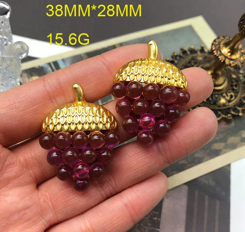 Medieval Light Luxury Purple Grape Styled Clip Earrings Retro Fashion Jewelry For Women