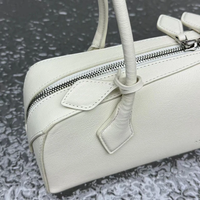 2025 New Genuine Leather Women's Shoulder Bag Large Capacity Cowhide Handbag Long Strip Baguette Bag Female sac à main femme 3