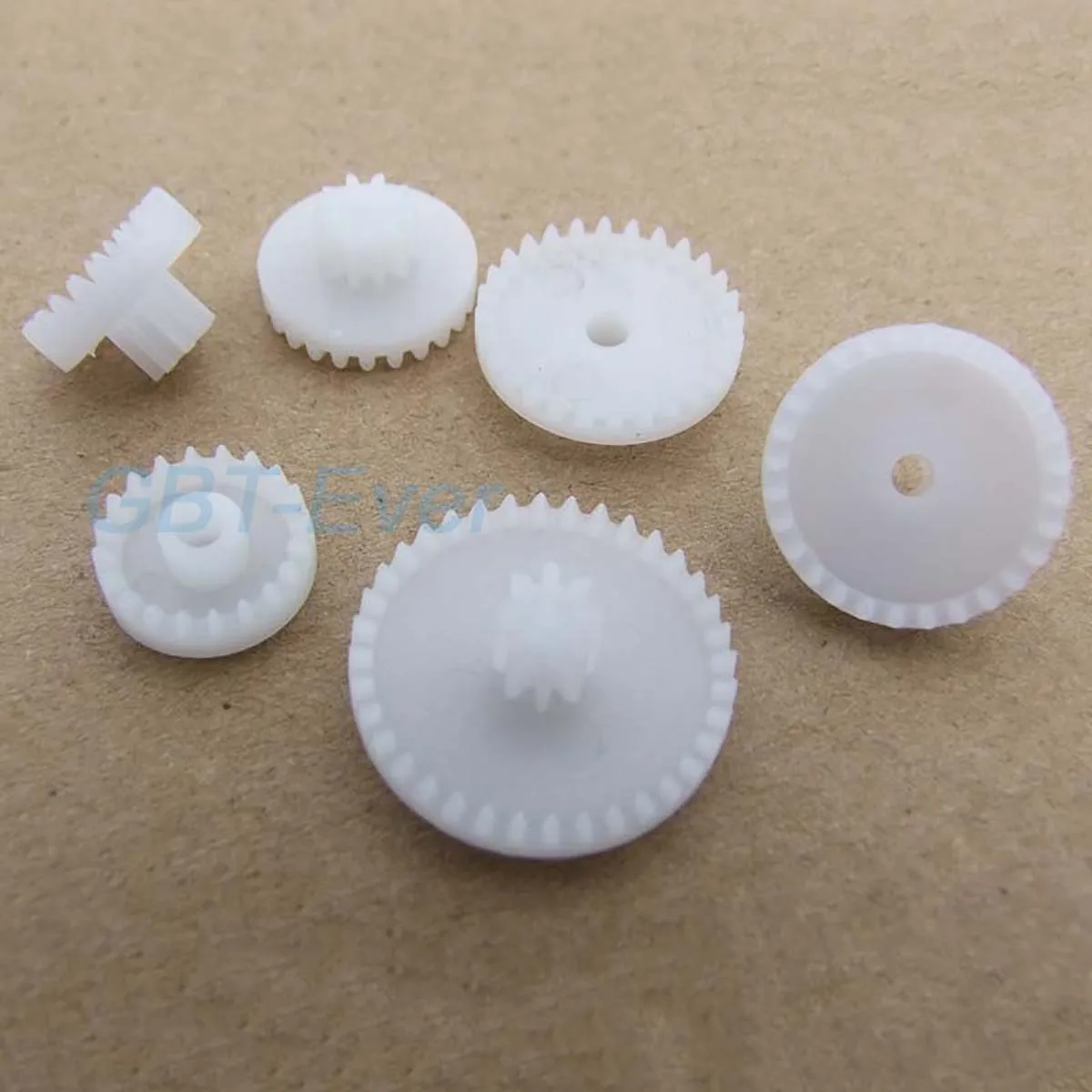 20Pcs 0.5M Plastic Gear 15/20/28/30/32 Teeth Crown Gear 2mm/2.5mm/3mm Hole DIY Toy Parts Accessories Reduction Gears Pinion