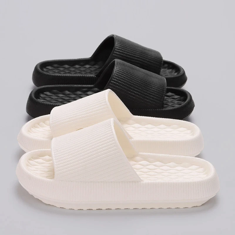 

QQ43 Summer Non-slip Soft Cloud Slippers Women Comfy Eva Thick Platform Slides Woman Couple Bathroom Home Flip Flops 45