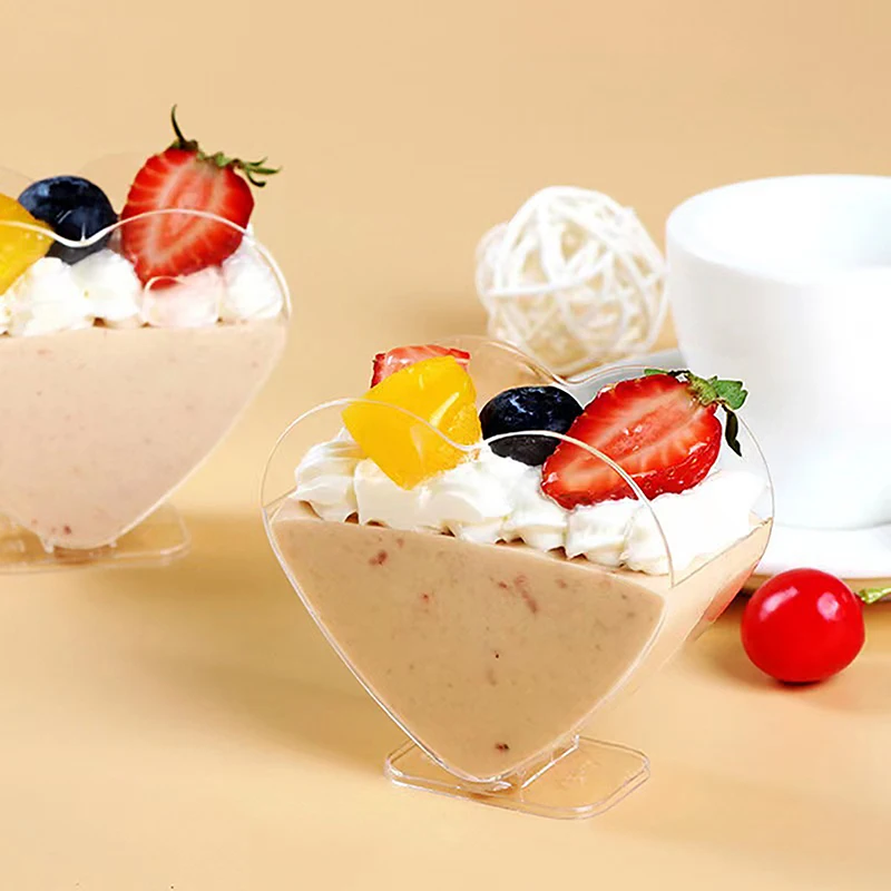 Plastic Squeeze Bottles 20PCS 80ml Thickened Heart Shaped Dessert Bowl Reusable Mousse Container Transparent Edible Plastic Dessert Cup