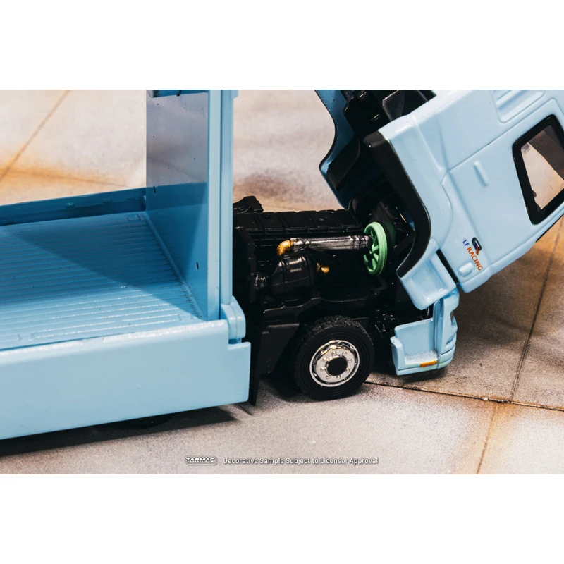 Tarmac Works 1:64 TW GU Fuso Super Great Racing alloy truck