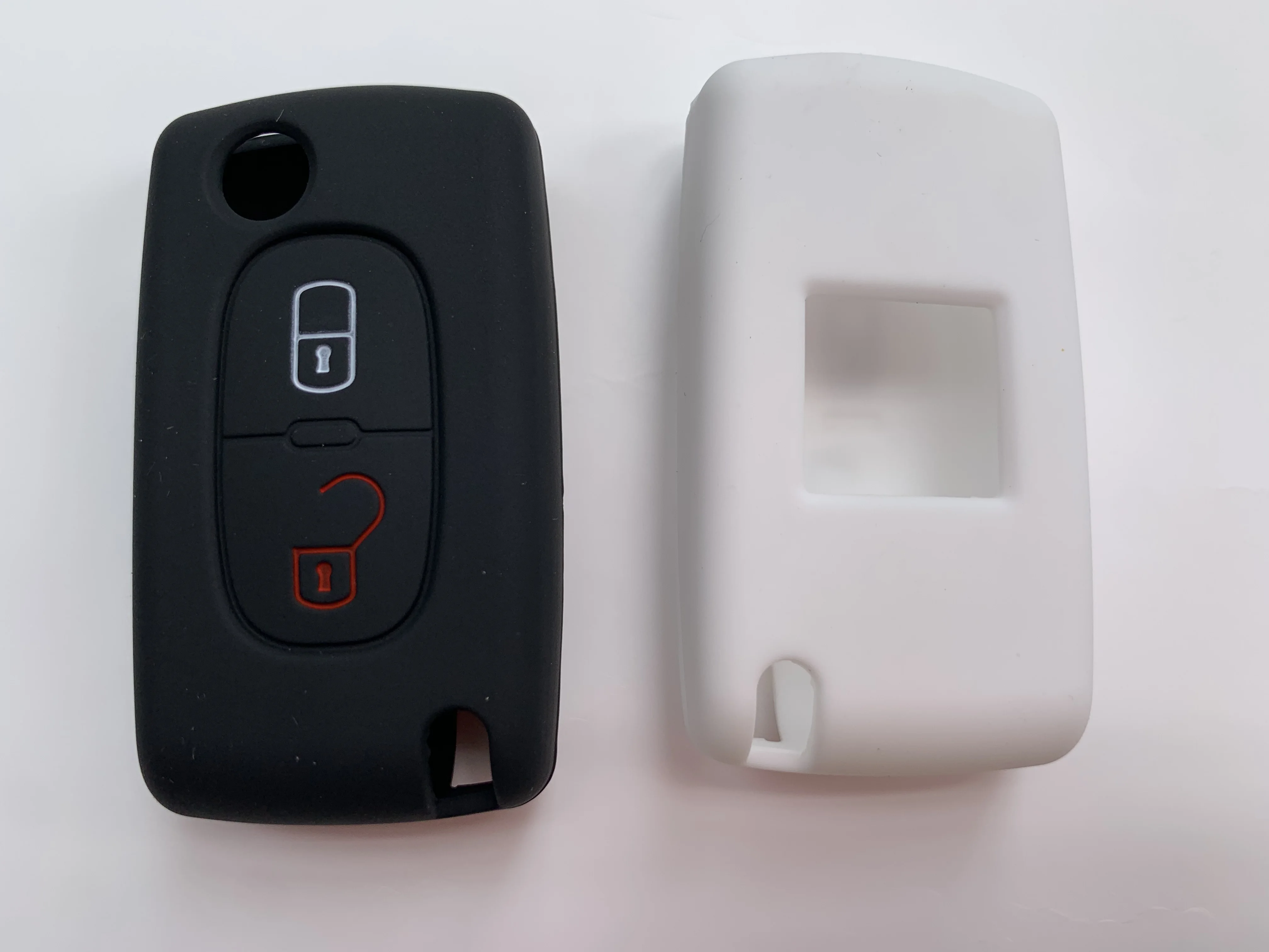 Silicone Car Key Fob Cover Case For Peugeot 206 208 207 3008 308 RCZ 508 408 2008 407 307 2 Buttons Flip Remote Folding Shell