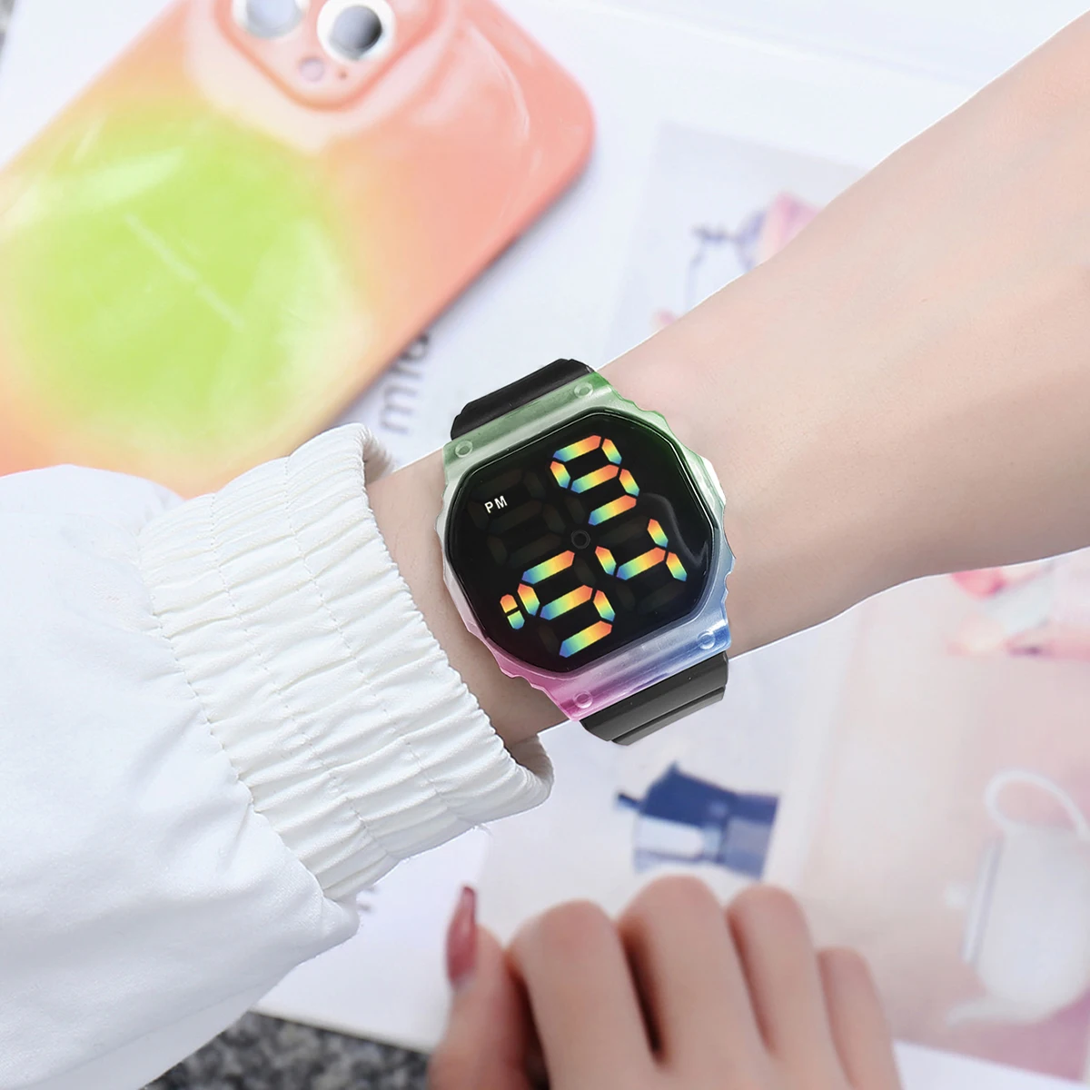 Hot Selling kids Sports Electronic Watch Minimalist Polygonal LED Illusion Luminous Student Sports Watch Bracelet 2