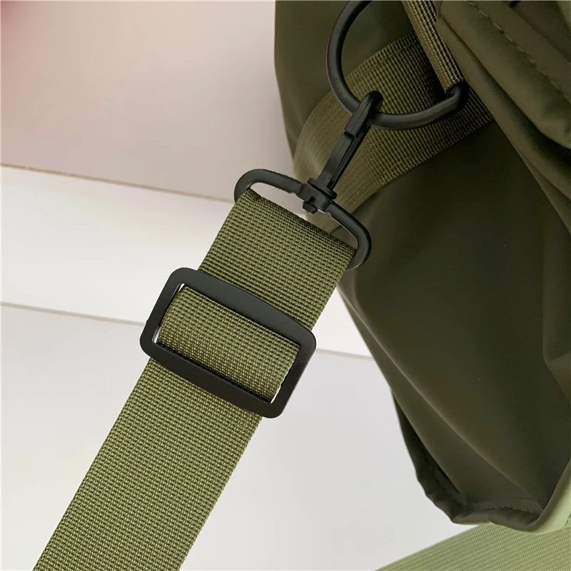 Luggage Bag - Adjustable, Large Capacity Travel Bag, Suitable for Weekend Travel and Leisure Outing, Zippered Closed