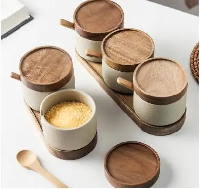 European Kitchen Spice Pepper Storage Bottle Round Ceramic Seasoning Jar with Wooden Lid Salt Tools Porcelain