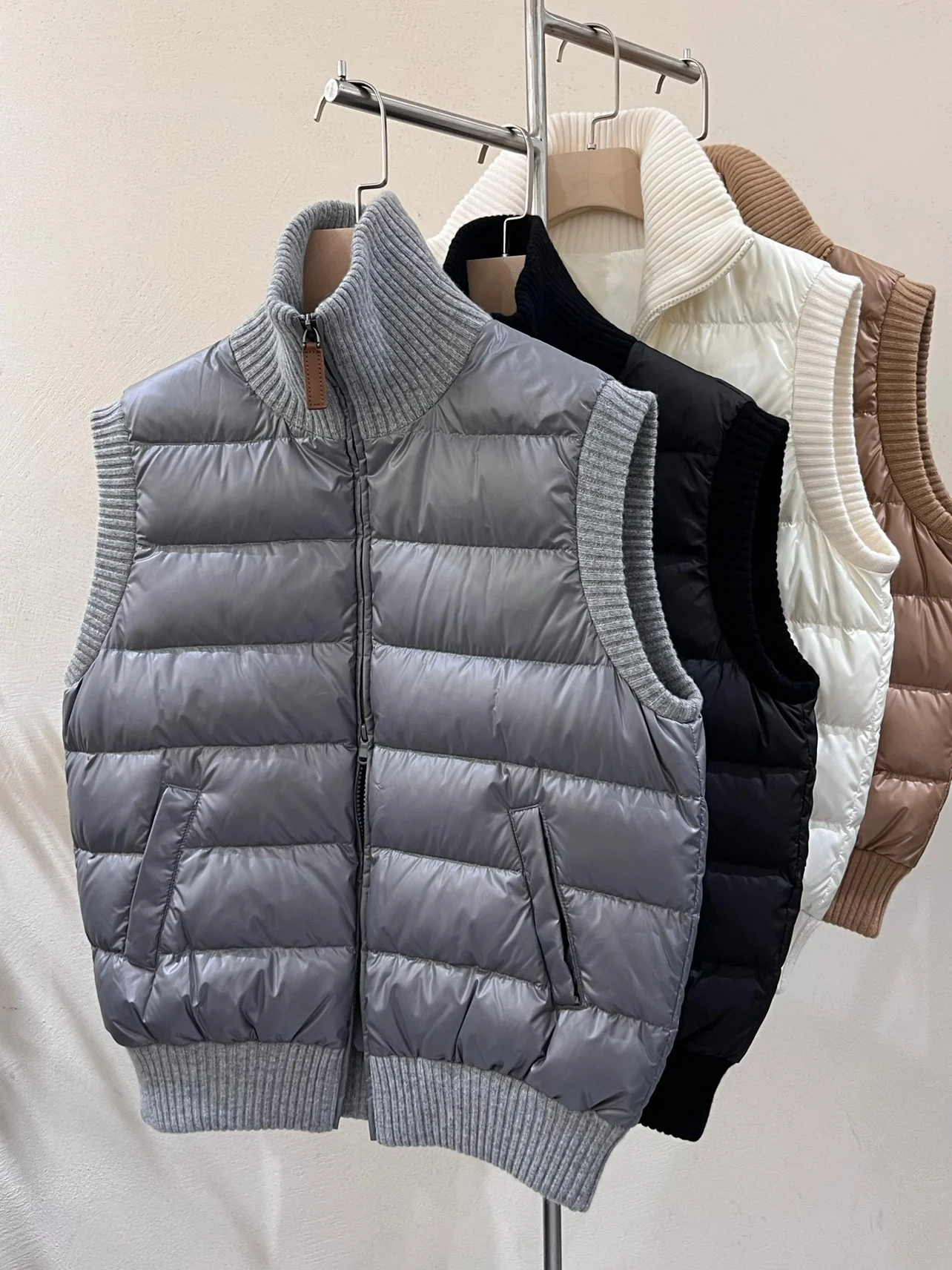 

Women Waistcoat 2023 Winter Cashmere Splicing White Goose Down Warm Vest Down Fashion Solid Lightweight Sleeveless Lady Coat