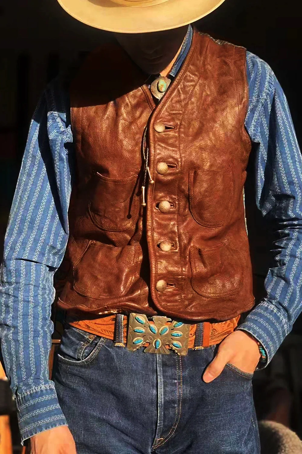 

Cidu CDV698 Asian Small Size Mens Super High Quality Genuine Goat Leather Silver Coin Button Vest Stylish Waistcoat