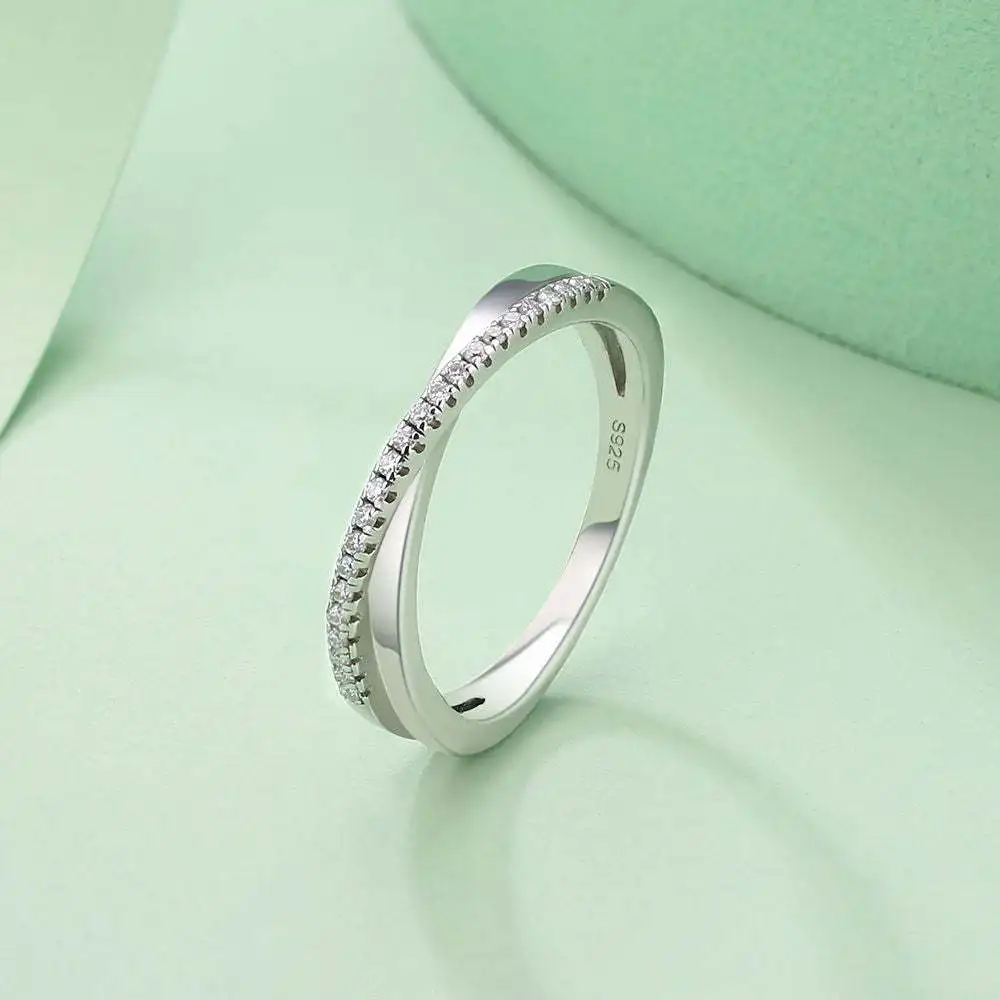 

KRKC D color T-moissanite diamond ring women's classic single row square diamond engagement ring can be tested with a drill pen