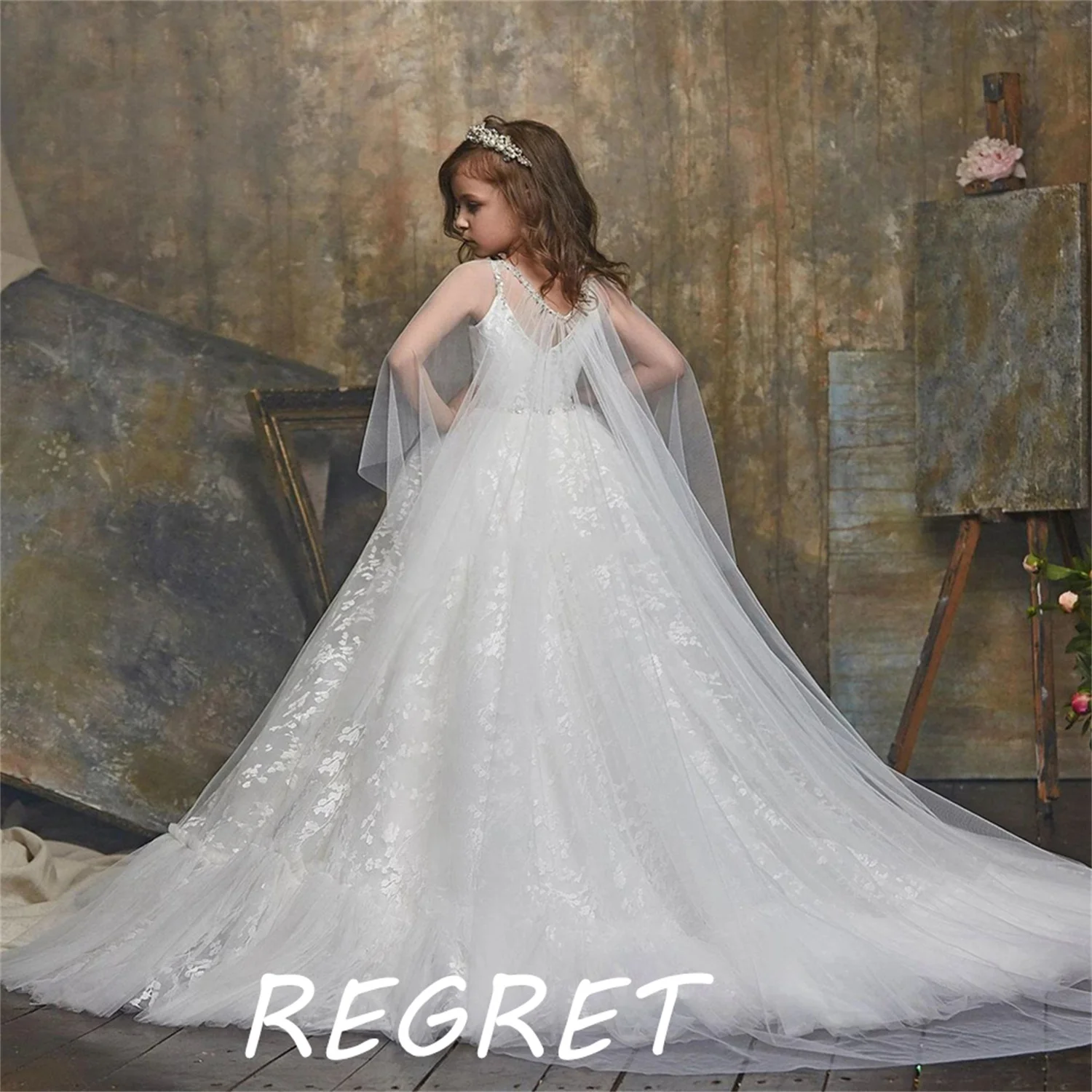 

White Flower Girl Dress Tulle Lace Appliques Crystal Sleeveless for Wedding Birthday Ball Gown Elegant First Communion Dress