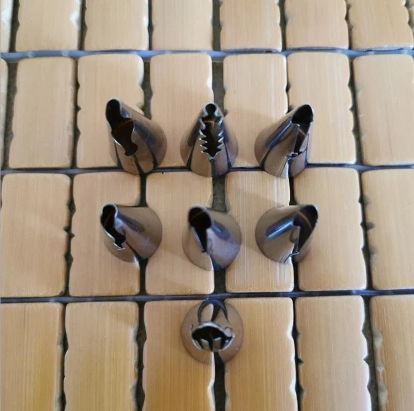 Description Picture 4 of item8pcs/set Wedding Russian Nozzles Pastry Puff Skirt Icing Piping Nozzles Pastry Decorating Tips Cake Cupcake Decorator Tool