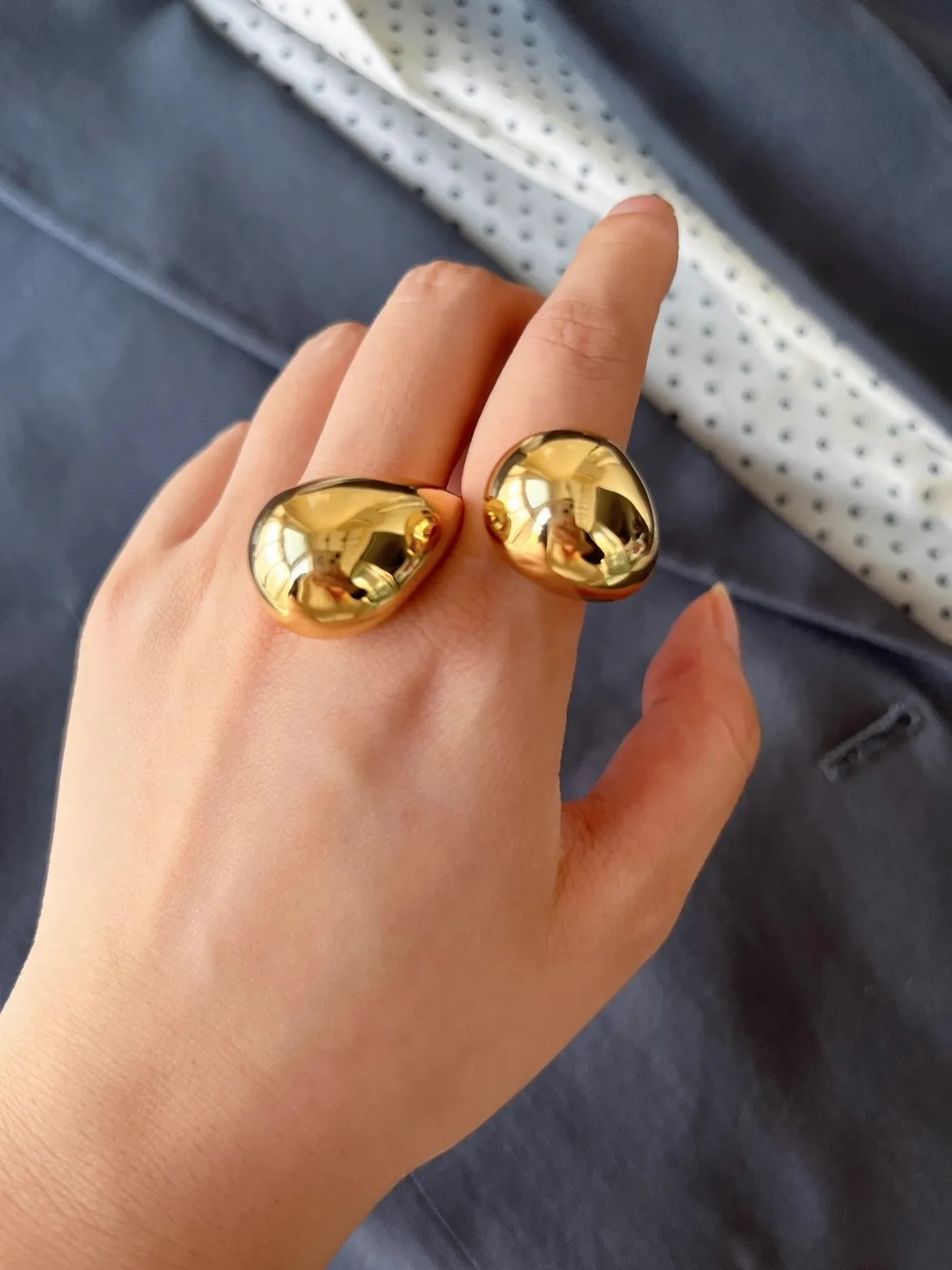 Elegantes anillos abiertos de latón con doble gota de agua para mujer - Vestes Novas