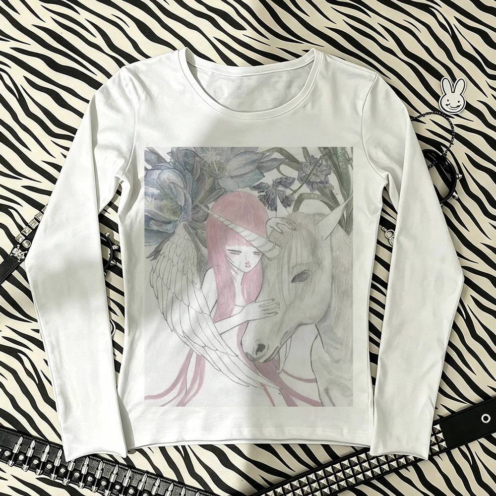 Traumhaftes Engel-Mädchen Einhorn Blumen-Skizzen-Print Damen Langarm-Oberteil Rundhals Slim Fairy Grunge Y2K Harajuku Ästhetisches Figurbetontes T-Shirt
