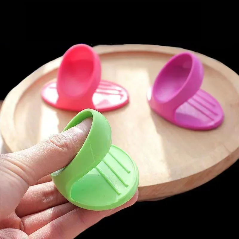 2PCS Silicone Insulated Finger Covers Oven Microwave Insulated Gloves High Temperature Resistant Thickened Mat Gift silicone oven mitts,kitchen gloves,silicone oven gloves,silicone oven protector