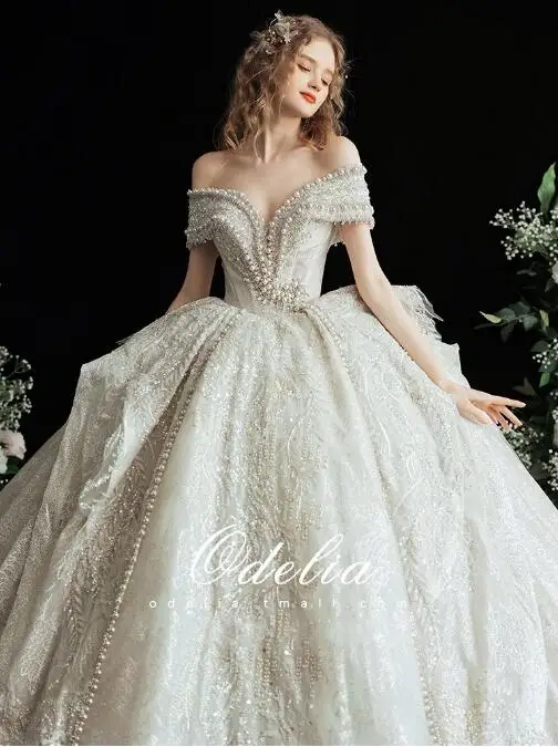 Рисунок 3 - Винтажное роскошное свадебное платье со шлейфом