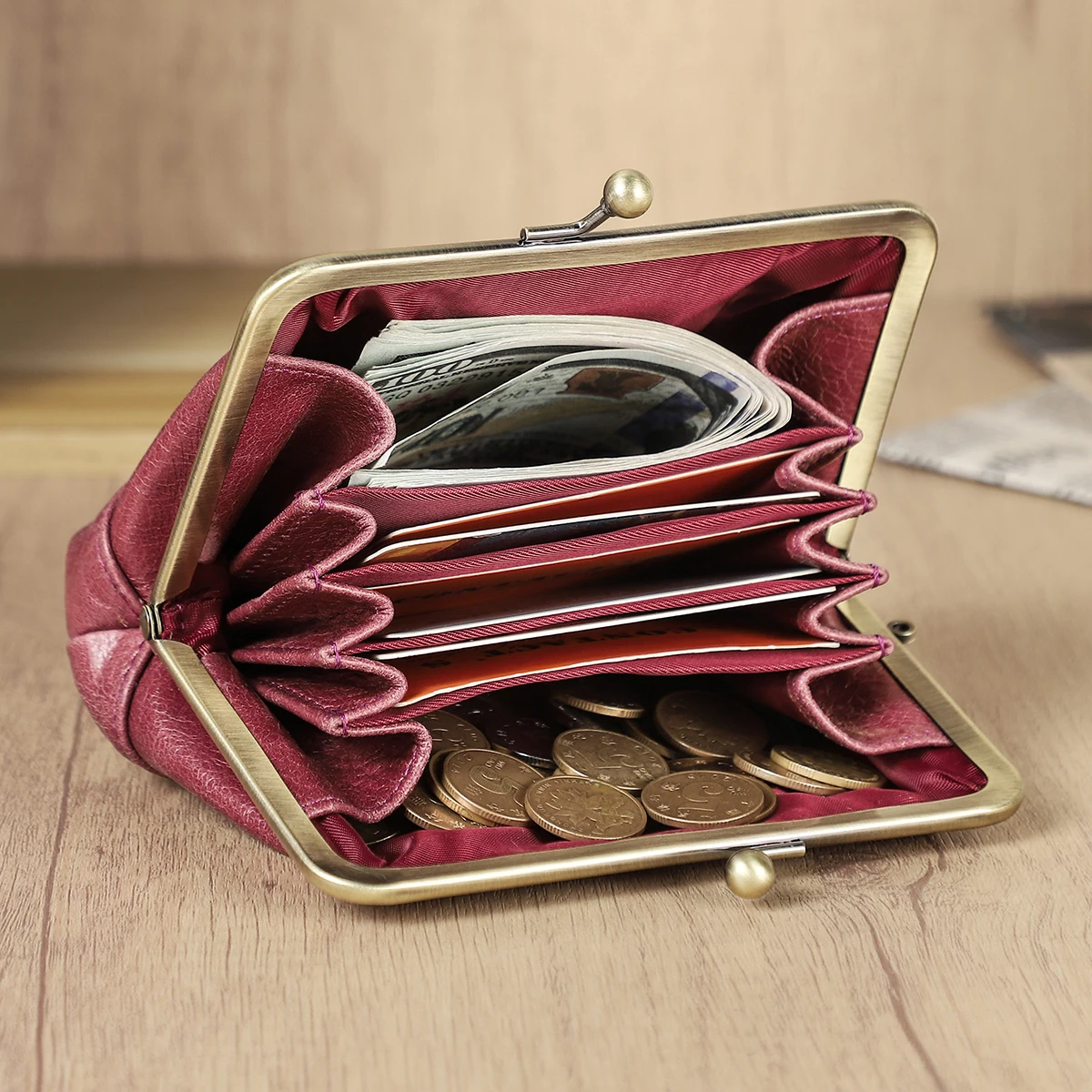 Genuine Leather Women Kiss Lock Wallets Metal Frame Short Wallet Coin Purse Card Holder Money Clip Female Mini Bag Handbag Girls