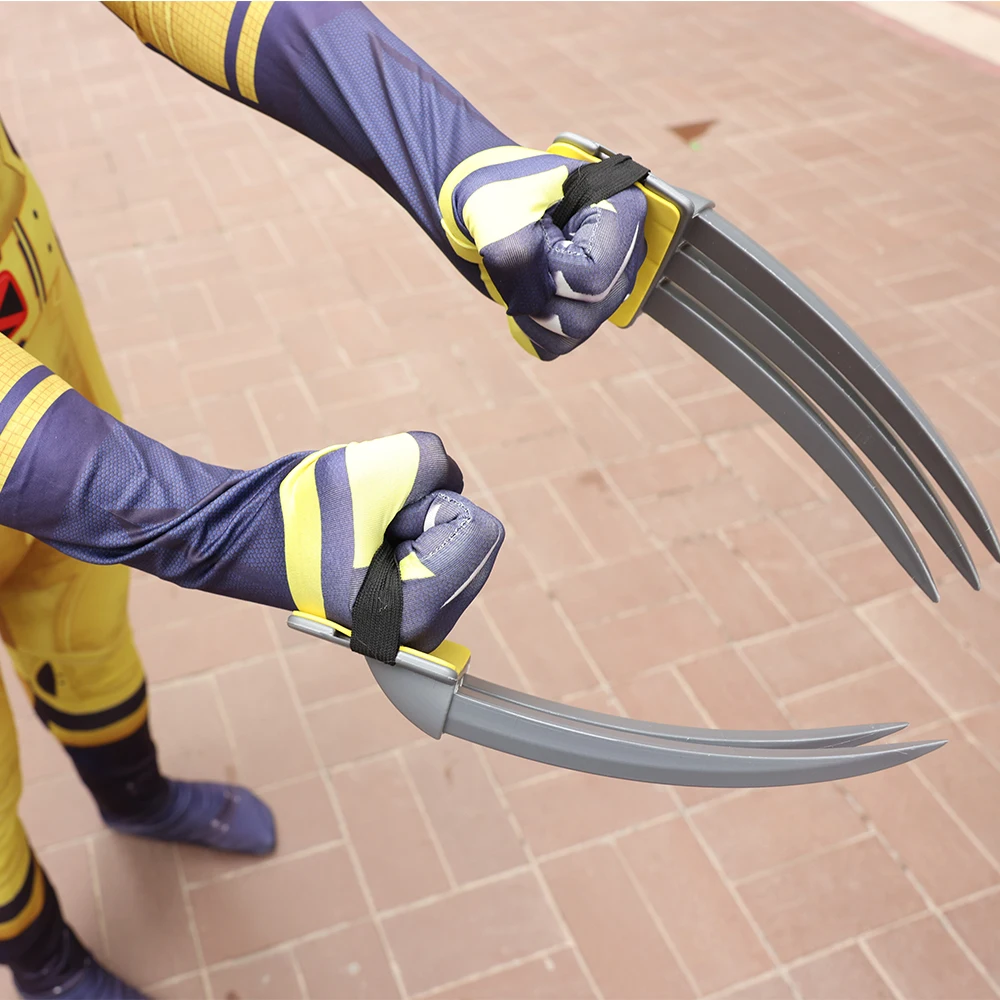 Wolverine Logan Battle Suit 4
