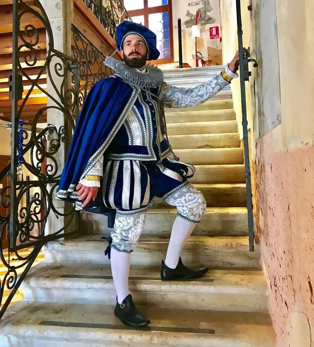 

Men's Renaissance Tudor King Prince Costume Blue Outfits King Henry VII Costume Blue Ball Gown Custom Made