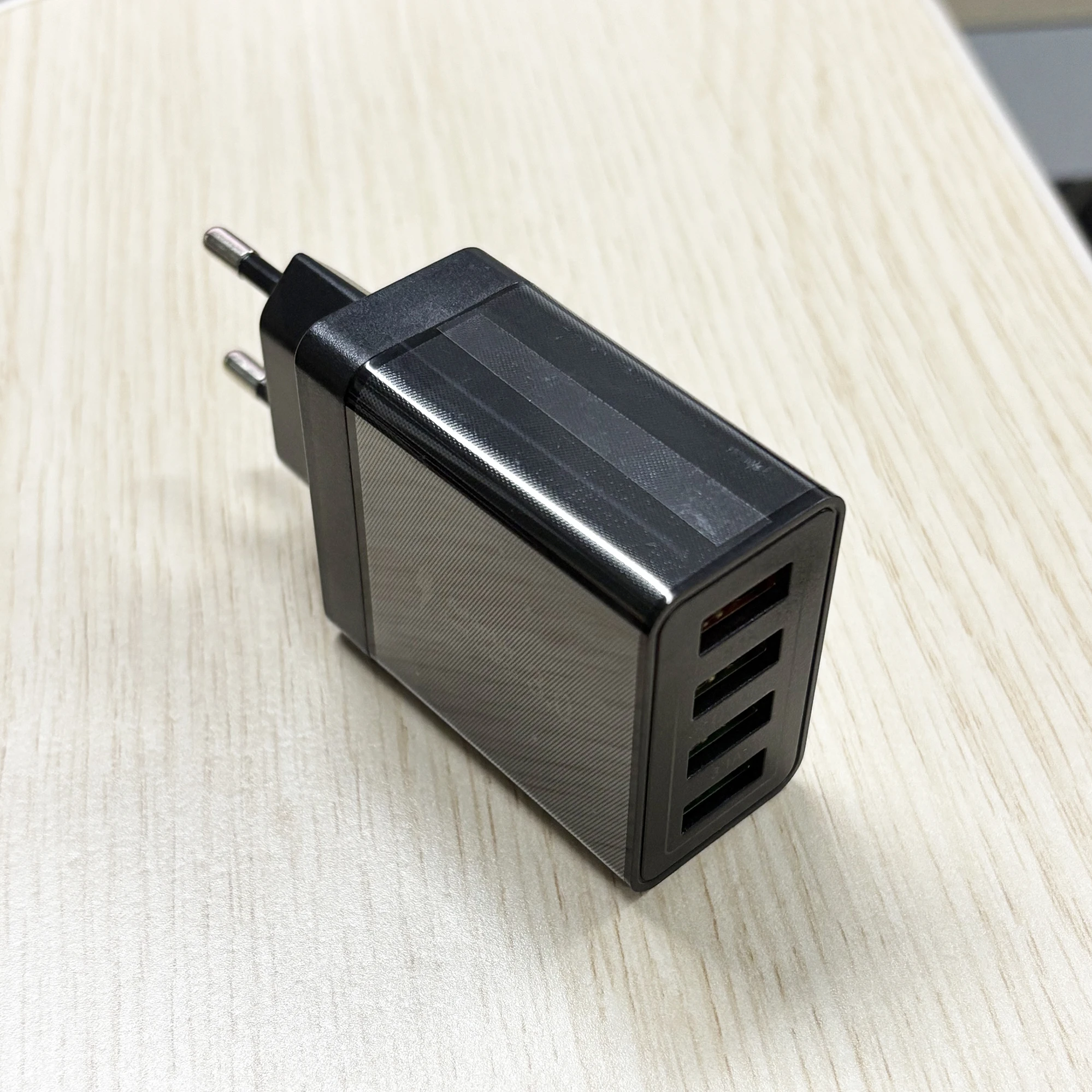 EU Plug 30W 4-Port USB Fast Charger with QC 3.0 Technology