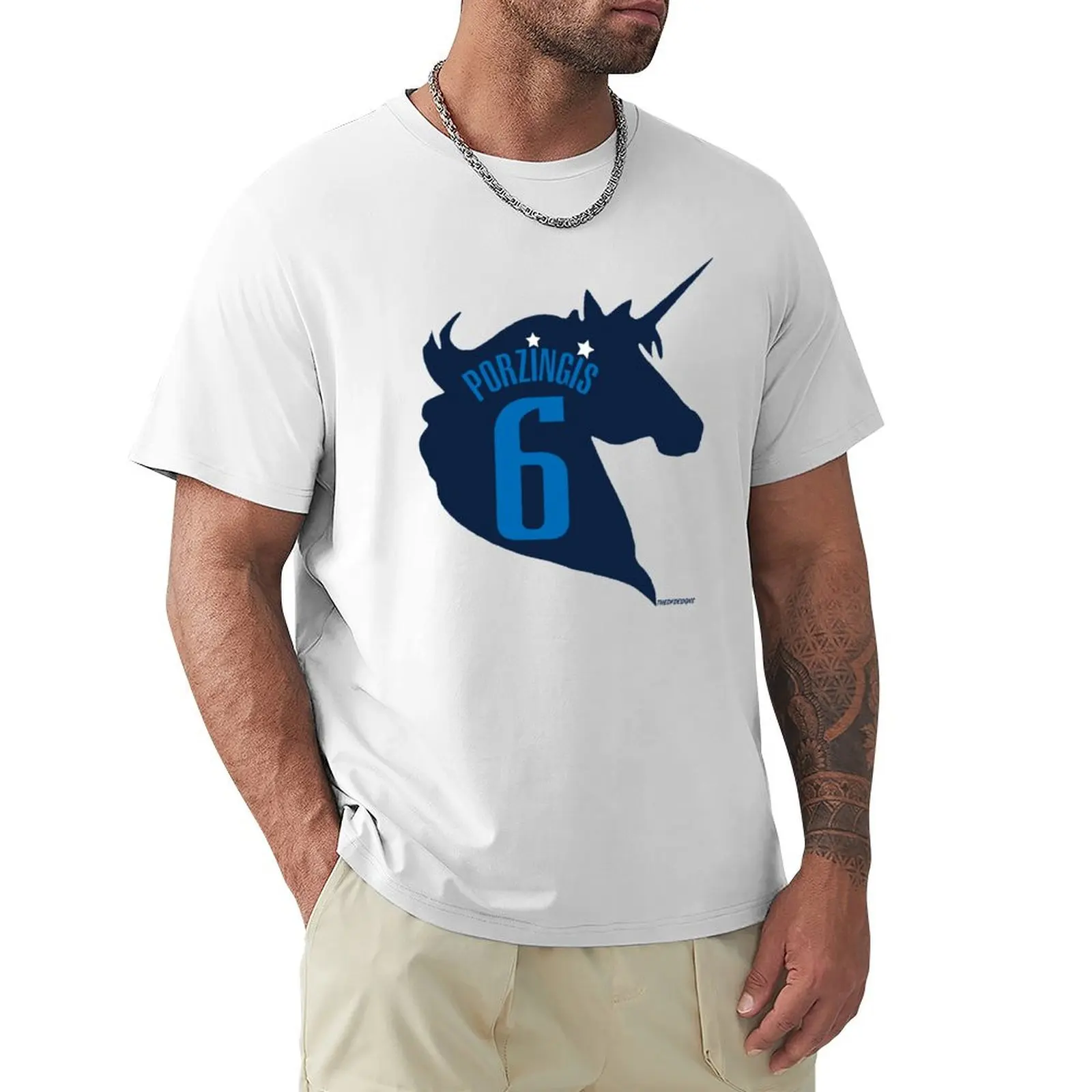 Мужская футболка с рисунком единорога