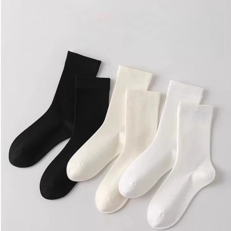 5 Pairs of Women's Mid-Calf Socks, Solid Color Flat Bottom Casual Socks, Black and White Spring and Autumn Socks - 3