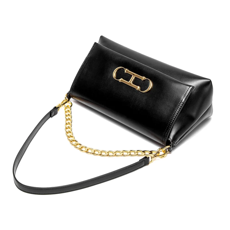 حقائب نسائية متعددة الاستخدامات من تصميم CH، تتميز...