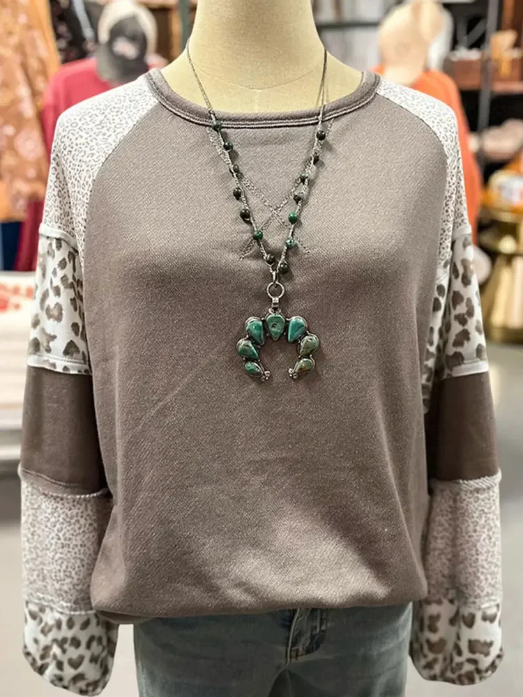 

Leopard Print Colorblock Sweatshirt