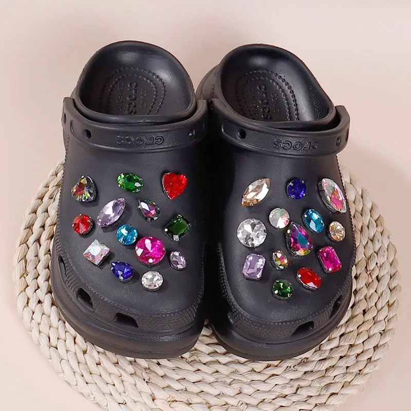 Luxury Rhinestone Croc Charms Designer Pearl Chains Shoes Decaration  Accessories Badg Jibb for Croc Clogs Kids