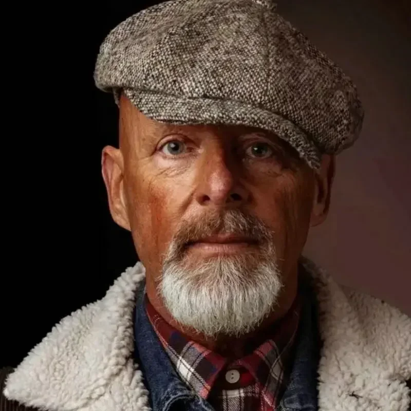 Breathable Retro Solid Color Beret Hat Studio View