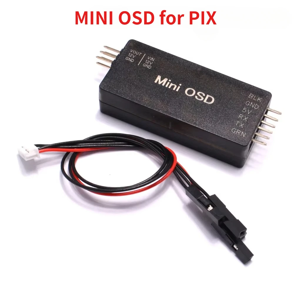 Mini OSD pour APM et Pixhawk installée sur un drone FPV, affichant des données de vol superposées.