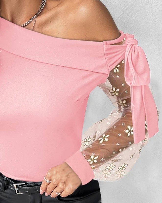 Рисунок 6 - Женская блузка с бантом на воротнике