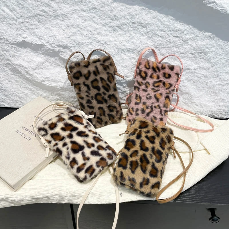 Fashion Women Cow Print Mini Shoulder Bags Female Winter Plush Underarm Bags Leopard Zebra Pattern Fluffy Tote Bags Small Purses