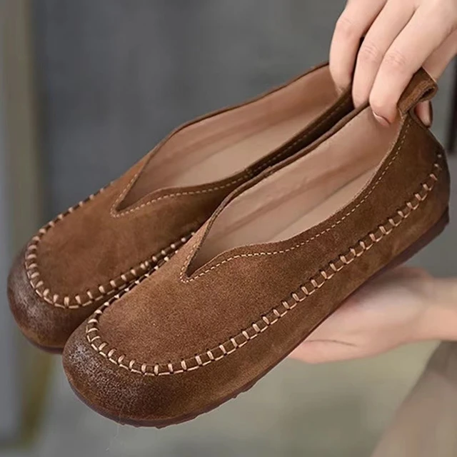 Woman's Retro Suede Flats