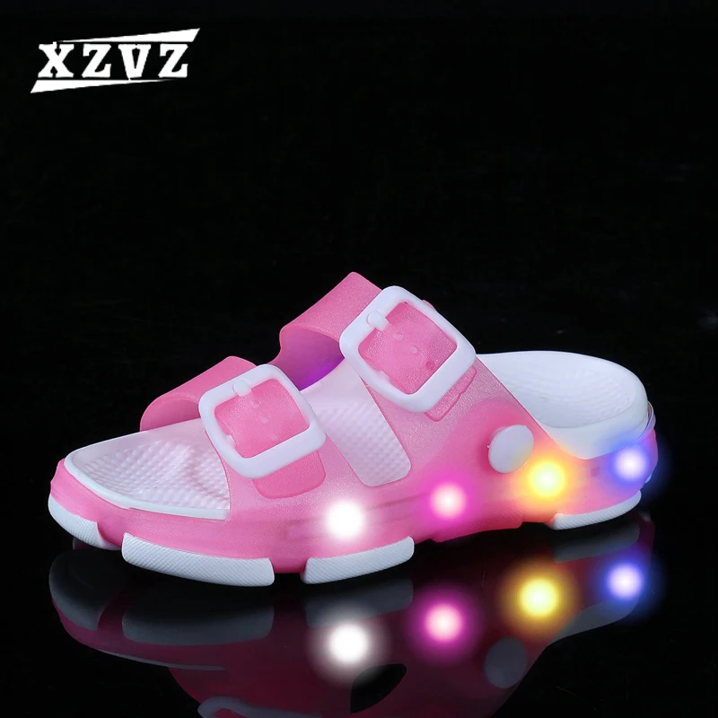 

XZVZ Kids Sandals LED Glowing Boys Girls Shoes Soft Sole Children‘s Sandals Indoor Outdoor Kids Casual Shoe Travel Beach Slipper