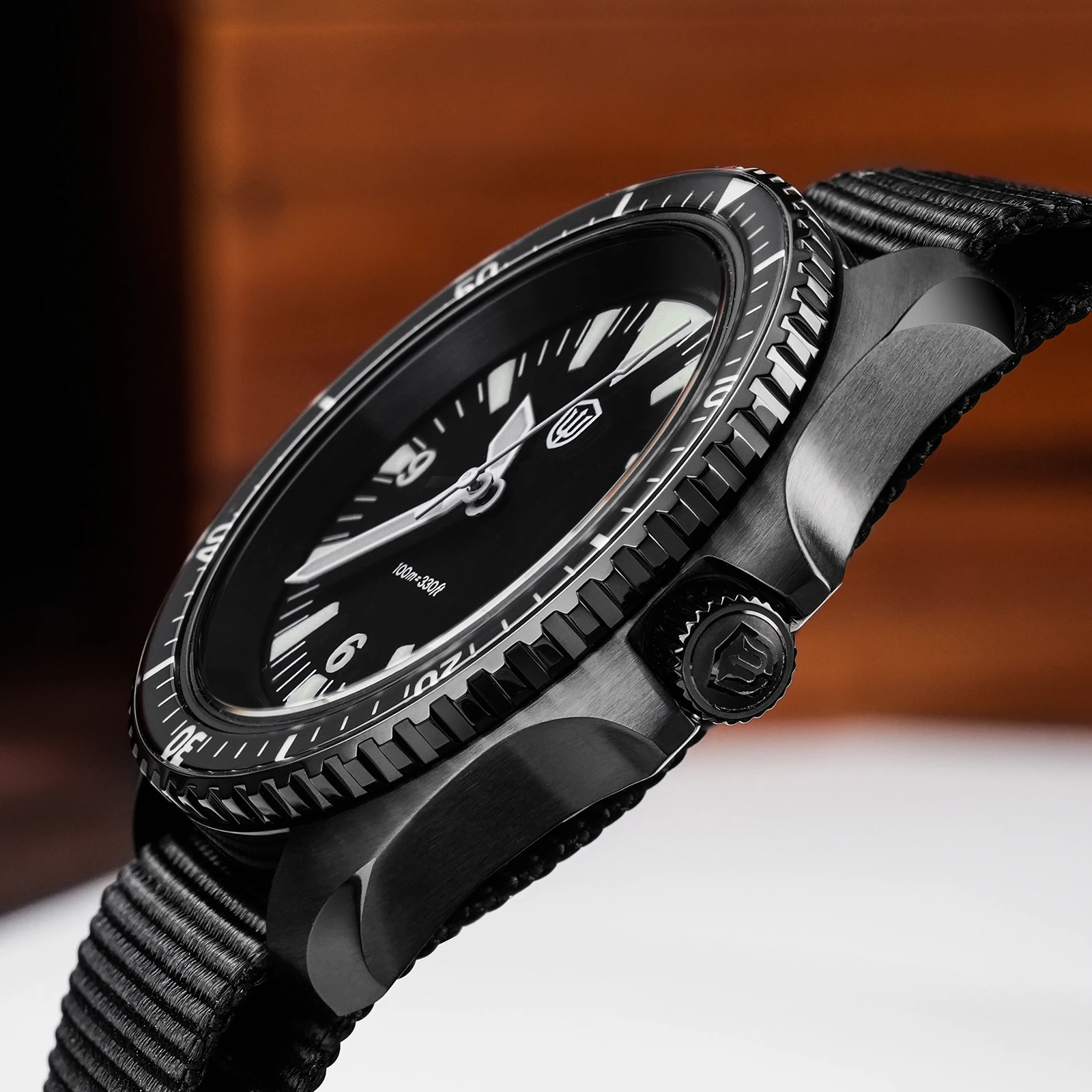 Watchdives 39mm Men Quartz Watch VH31 Sweep Second Movement