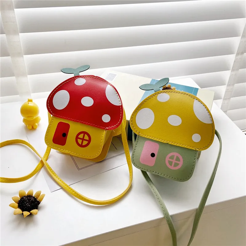 New Kids Messenger Bag Cute Cartoon Mushroom House Styling portamonete per neonate Fashion Princess Shoulder Bag regali per ragazze