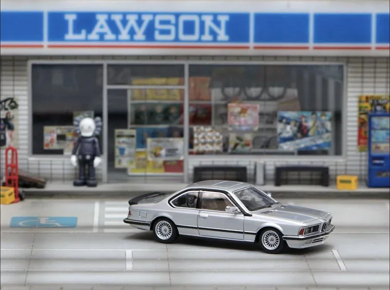 

Коллекционная Миниатюрная модель автомобиля SW 1:64 635 CSI Silver limited499